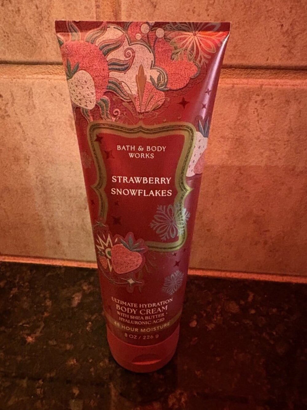 NEW Bath&Body Works STRAWBERRY SNOWFLAKES Ultimate Hydration Body Cream 8 Fl oz
